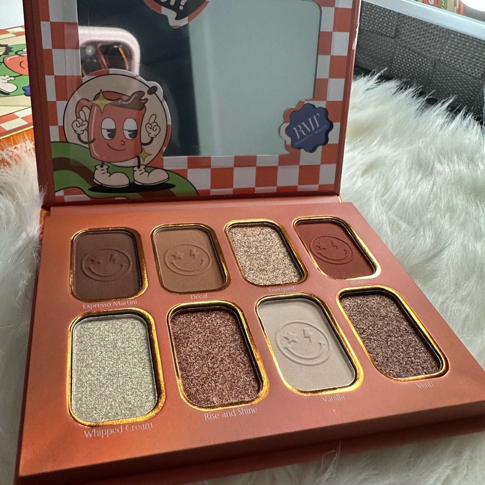 🚨 3/$25 🚨 More espresso less depresso - shadow palette